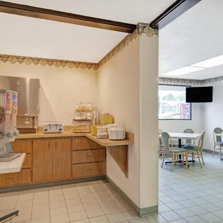 Days Inn by Wyndham Washington Pennsylvania