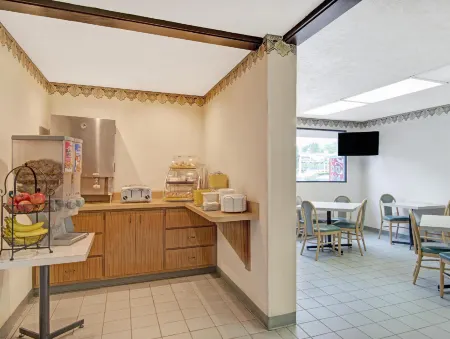 Days Inn by Wyndham Washington Pennsylvania Отели в г. Вашингтон