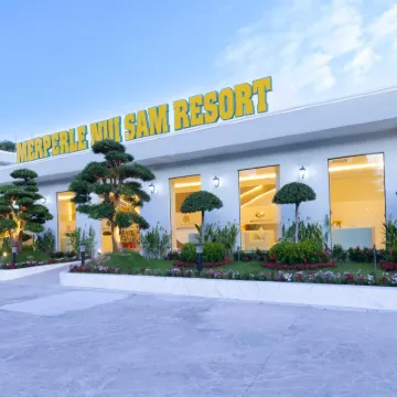 MERPERLE NUI SAM RESORT Hotels near Chau Phu Temple