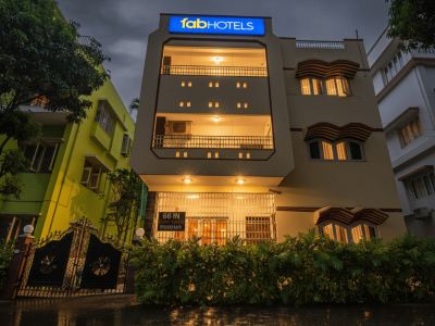 FabHotel Astoria House