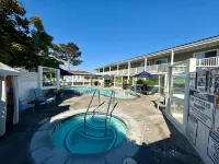 Monterey Bay Lodge - Hot Tub