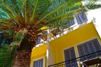 Hôtel le Grillon Hotels in 