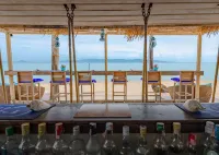 Phangan Beach Resort - Baarit