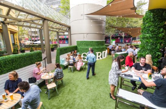 レストラン ホリデイ イン ポッツ ポイントの写真