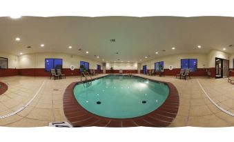 Holiday Inn Express & Suites Pryor