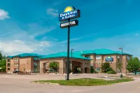 Days Inn & Suites by Wyndham Brandon