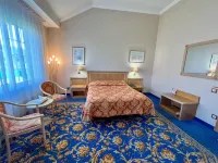 Mithos Hotel - parking