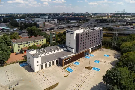 Campanile Warszawa Polnoc Отели рядом с достопримечательностью «Multioutlet Sp. z o.o.»