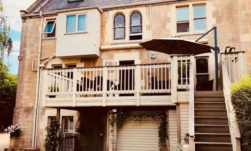 Lorne House Bed & Breakfast