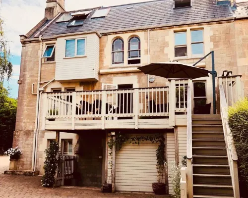 Lorne House Bed & Breakfast Hotels in Box