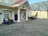 Hotel Pekalongan Syariah Mitra RedDoorz Hotels in Pekalongan City