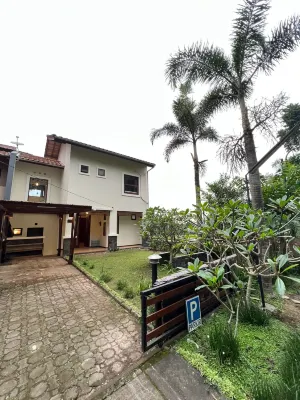 Villa Lembang 3BR Amethyst K-11 With Hot Whirpool Hotels in Cigugur Girang