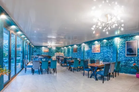 Villaggio Mirzaani Resort Отели рядом с достопримечательностью «Монастырь Бодбе»