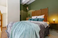 Cosmos (Cosmos) on the street of Millers