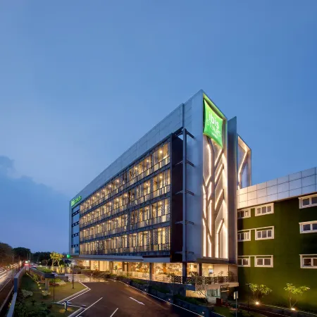 Ibis Styles Jakarta Sunter Отели рядом с достопримечательностью «Торговый центр Sunter Mall»