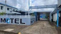 Black Marlin Motel Hotels in Bramston Beach
