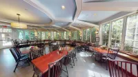 Avon Old Farms Hotel - breakfast