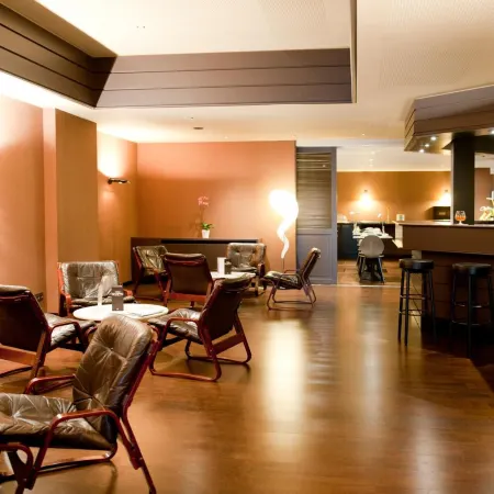 New Hotel Charlemagne Отели рядом с достопримечательностью «Музей Бельгийских пивоварен»