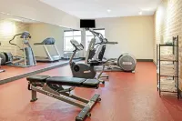 La Quinta Inn & Suites by Wyndham Paris - Gym