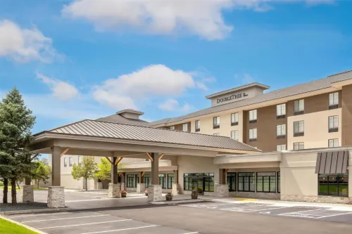 DoubleTree by Hilton Owatonna فنادق في أواتونا