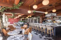 Palm Garden Hotel - bar