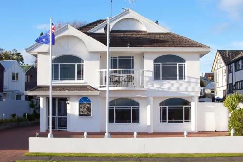 Lakeside Taupo Motel - Motels