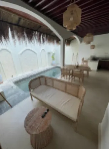 SANTAI DI VILLA
