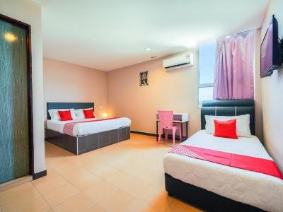 CMN Hotel & Homestay