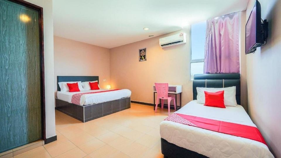 CMN Hotel & Homestay
