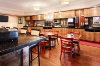 Quality Inn & Suites Hotels in Brampton