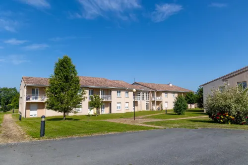 Patio Parc Résidence Hotels in Thouars