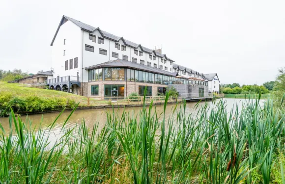 加的夫國敦酒店