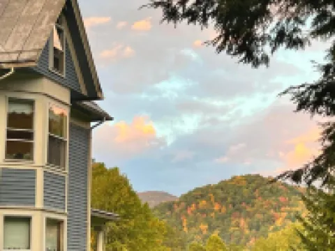 勞雷爾河俱樂部床和早餐 塔克縣酒店