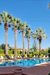 Villa Laura Residence Hotel Apartments & Studios - Beach