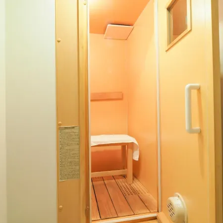 Leo YU Capsule Hotel Nishifunabashi