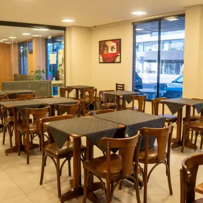 Monte Libano Apart Hotel Отели рядом с достопримечательностью «Пляж Лагоинья»