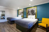 Super 8 by Wyndham Mesa Downtown Near Convention Center - Parkering
