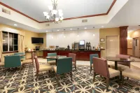 La Quinta Inn & Suites by Wyndham Lindale Hotels in Lindale