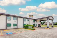 Super 8 by Wyndham Waxahachie TX Hotels in Midlothian