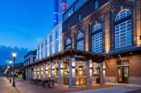 JW Marriott Savannah Plant Riverside District Hotels near The Olde Pink House