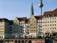 إيبيس بدجيت برلين أليكساندربلاتس Hotels near المعرض الوطني القديم