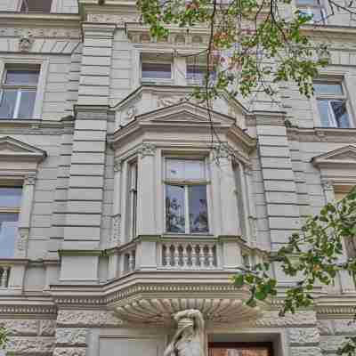 National Theatre Elegance Residence Hotel Exterior