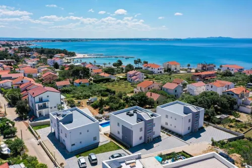 1Oak Rentals 2 - 4-Star