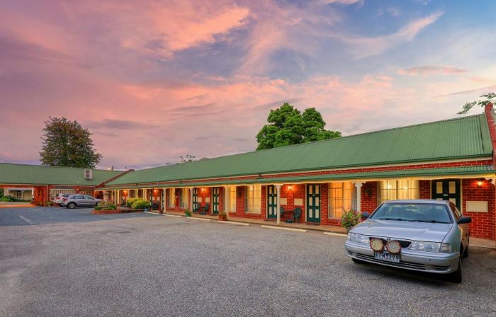 Elms Motor Inn