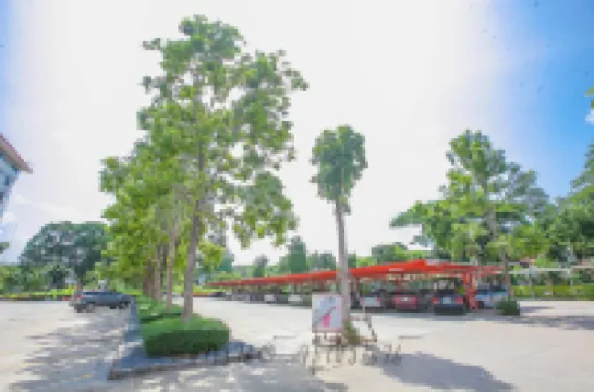 Grand Charoonrat Apartment Hotels in Mueang Saraburi