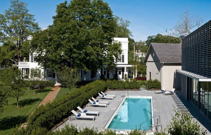 Topping Rose House