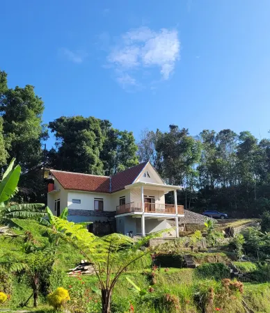 Villa Bumisoka View Gn Burangrang Отели рядом с достопримечательностью «Amok Ujung Aspal wisata Alam Wanayasa»