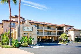 Lamplighter Inn & Suites