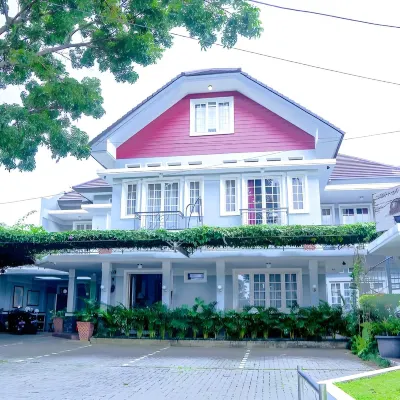 Boutique B21 Malang, Azana Hotels Collection Hotels near Firefly Park