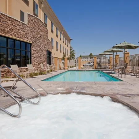 Holiday Inn Express & Suites CLOVIS-FRESNO AREA by IHG
